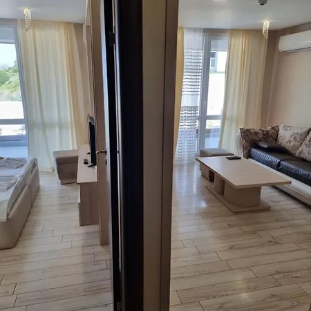 Апартамент Private Apartment In Paradiso Aparthotel Nessebar Apartment Elite *